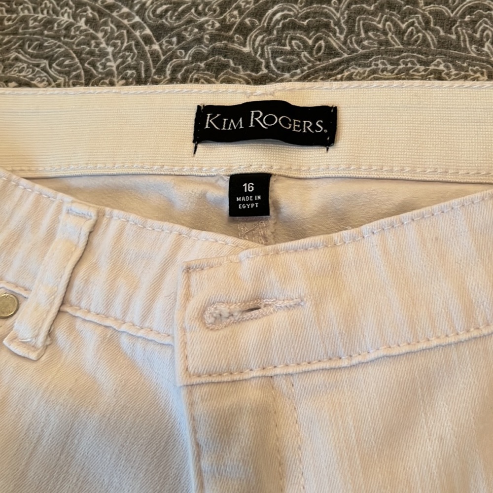 white jeans with decorative bottoms